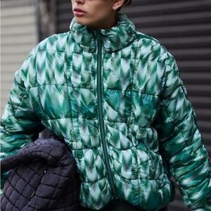 $228! Scrunchy Glossy Printed Pippa
Packable Puffer Jacket In Heritage